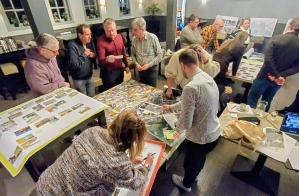 Bijeenkomst Fijnaart schetsontwerpen na de zomer